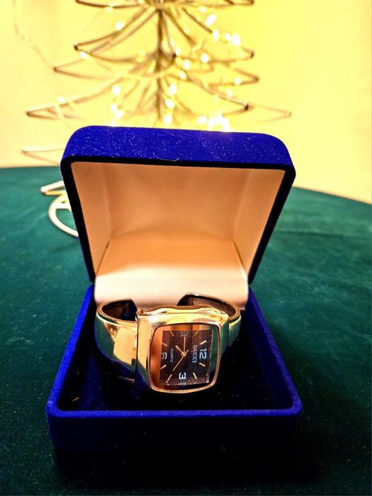 Женские кварцевые наручные часы-браслет GUCCI