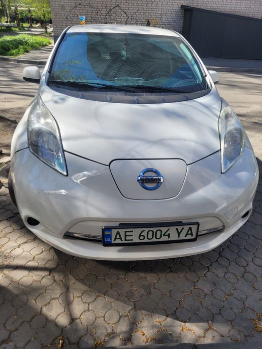 Продам Nissan leaf