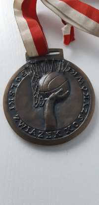 Medal: III miejsce Mistrzostw Polski w koszykówce męskiej