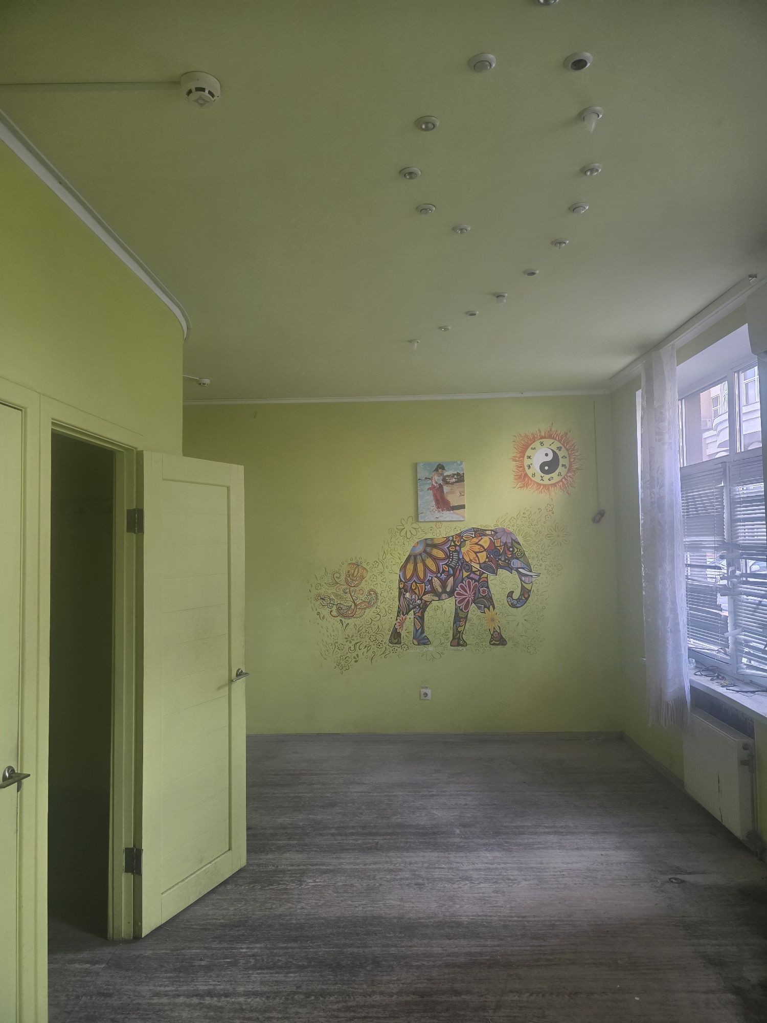 Під будь-який бізнес 127 кв.м., м.Позняки пішки Драгоманова 40ж, 1 пов