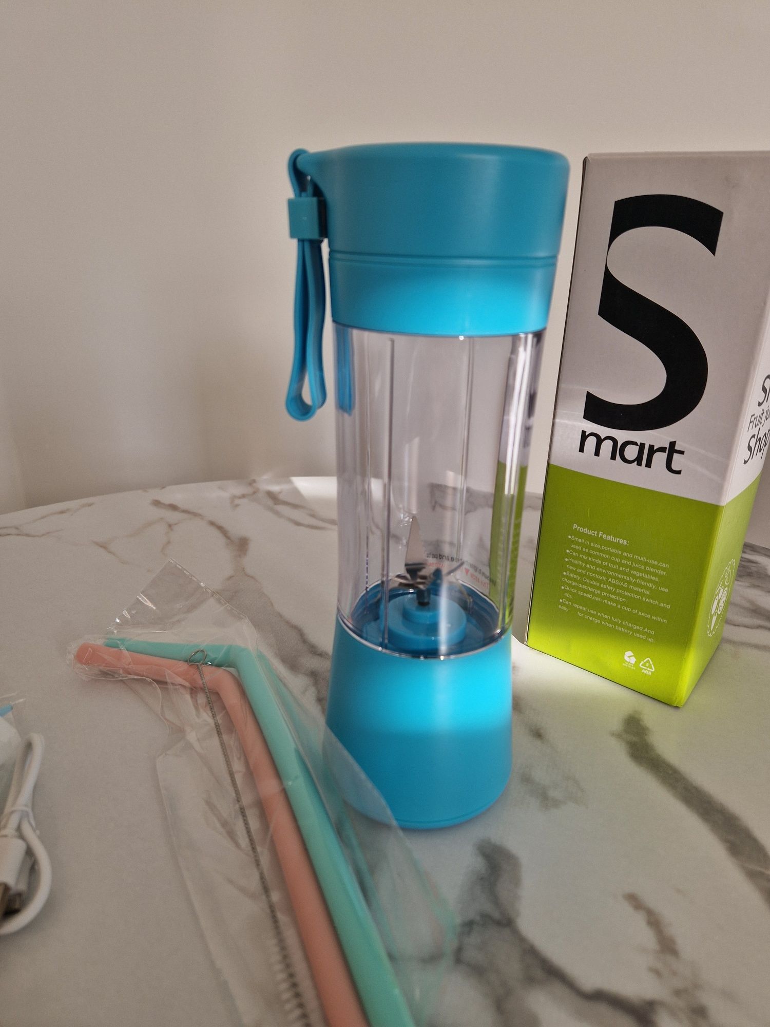 Mini blender personalny