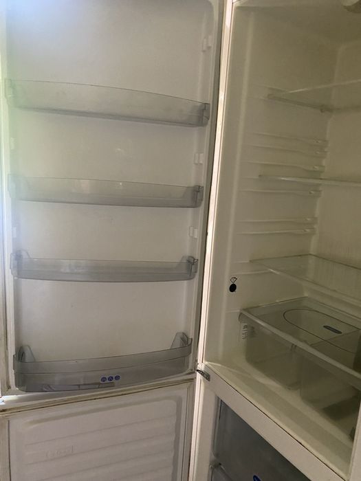 Холодильник Whirpool