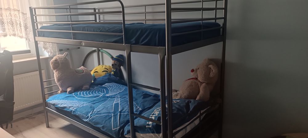 Łóżko piętrowe metalowe