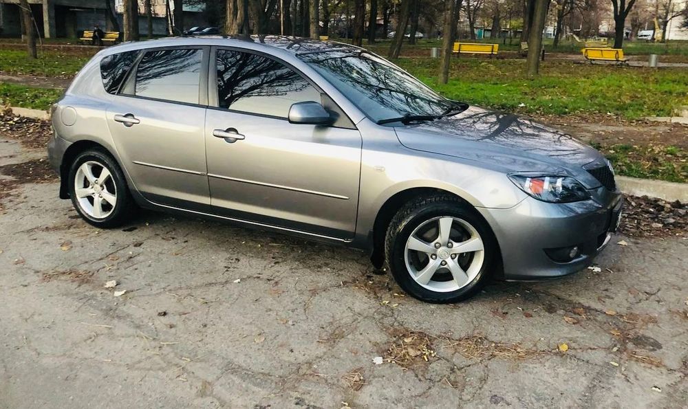 Продам автомобіль Мазда 3