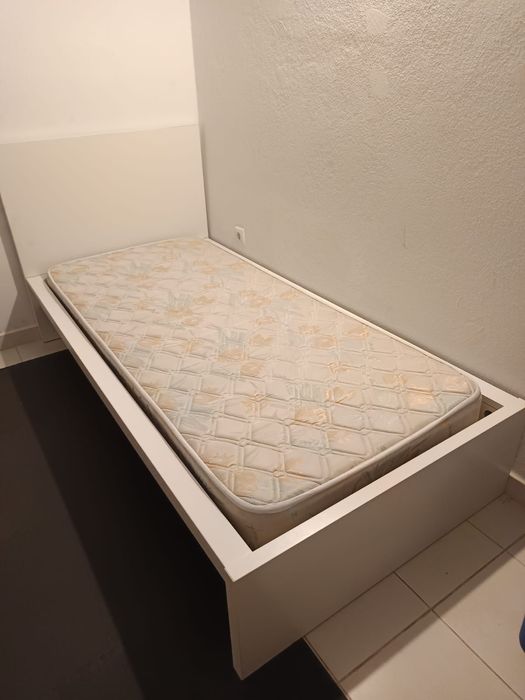 Colchão solteiro ( em molas)