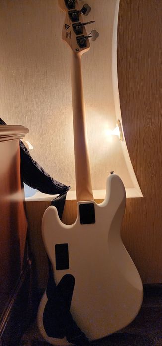 Електрогитара Square by Fender