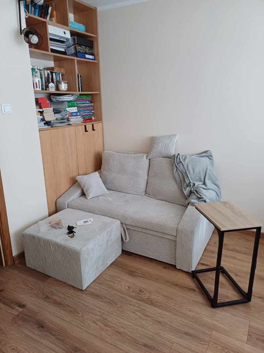 Sofa rozkładana z podnóżkiem