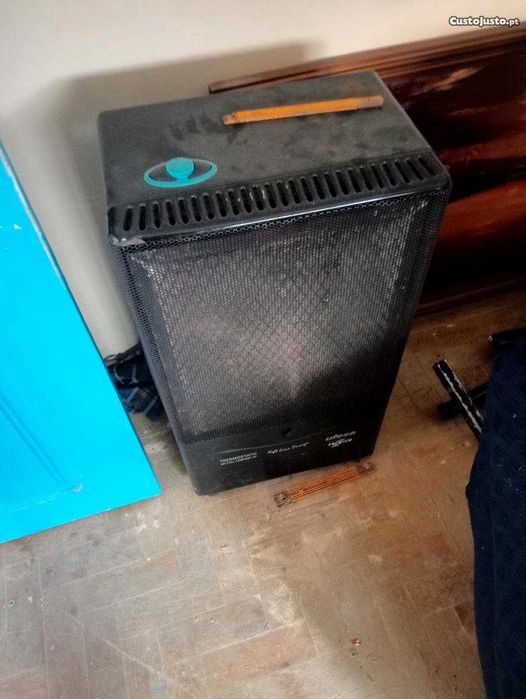 Aquecedor a gás, com bilha (vazia) só falta a apartar o redutor