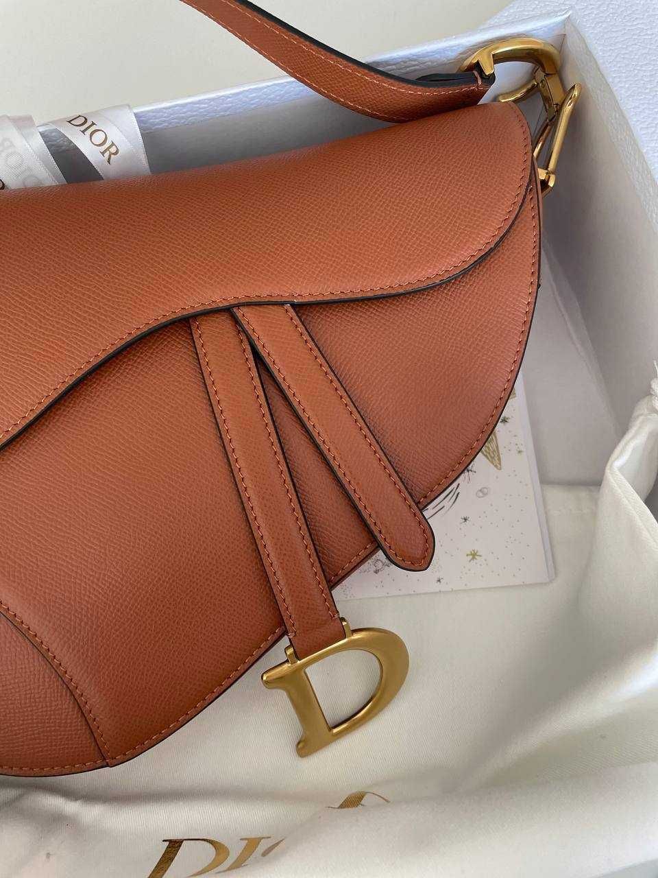 Оригинальная сумочка от Dior Saddle Bag