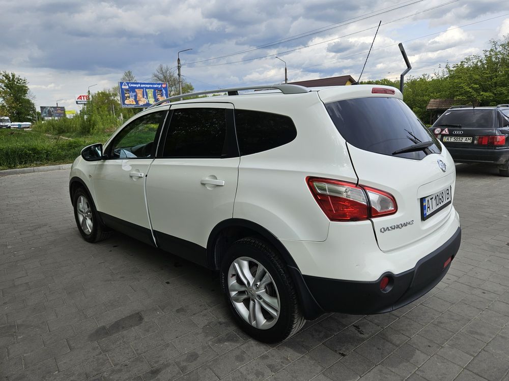 nissan qashqai+2 2.0 2010r