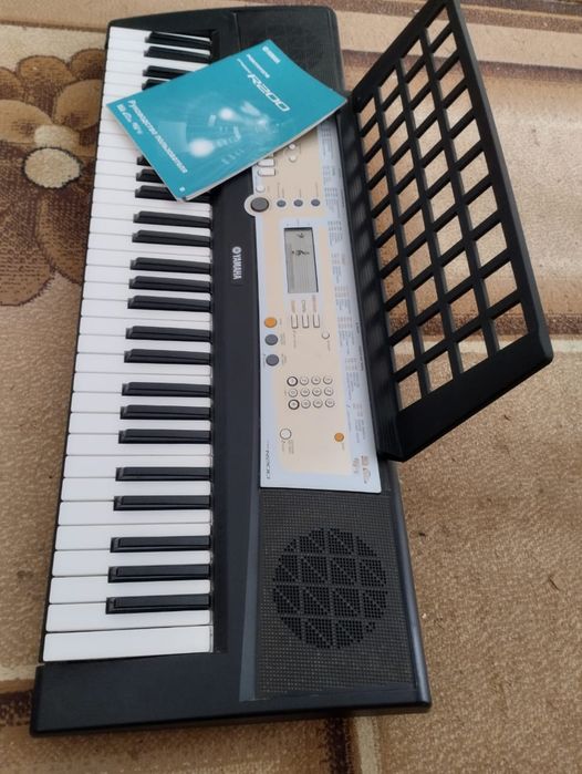 Синтезатор YAMAHA в хорошому стані