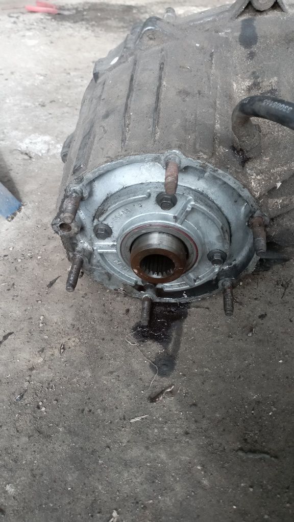 Продам коробку і роздатку Jeep Cherokee XJ