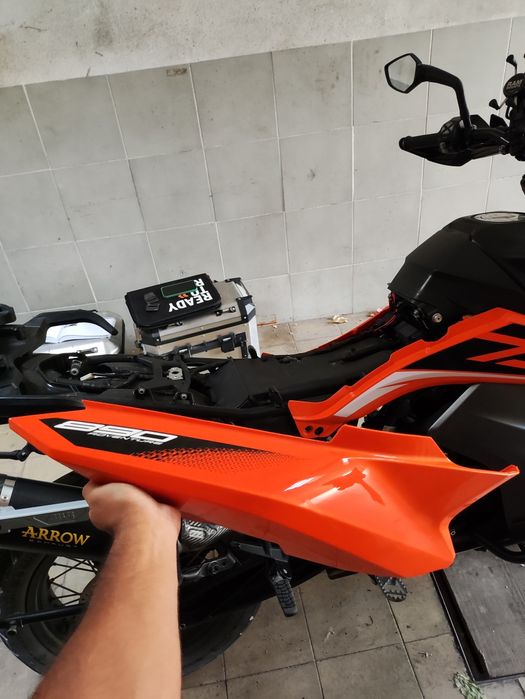 Carenagens laterais lado direito e esquerdo KTM 790/890 Adventure