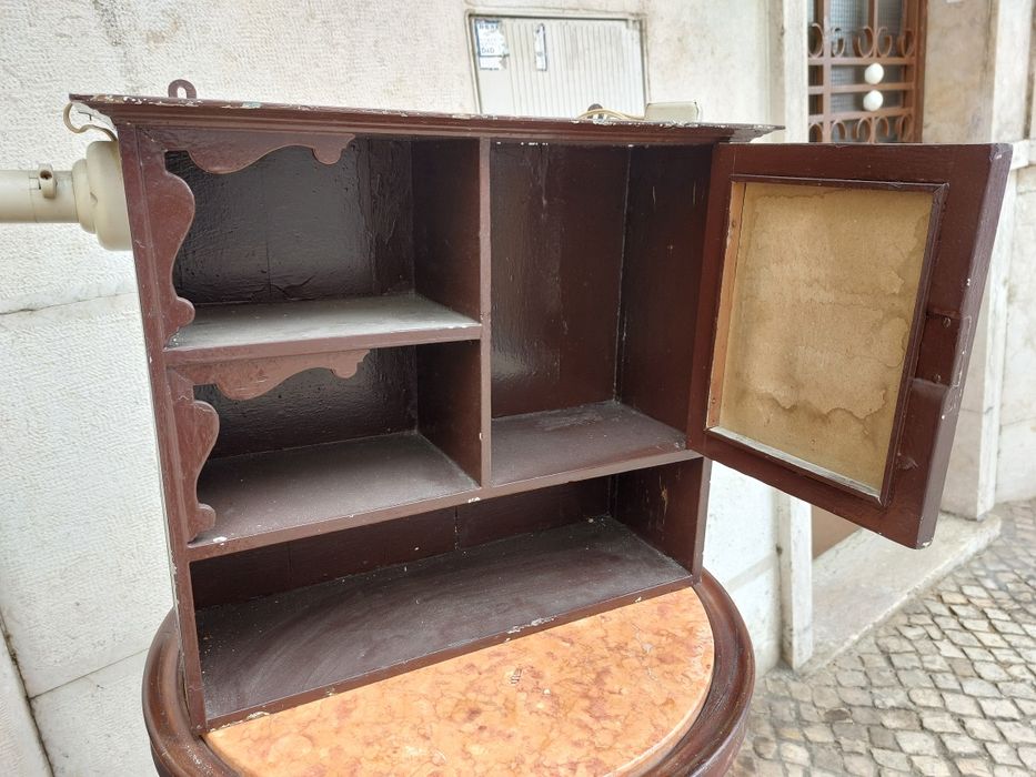 Antiga farmácia de casa de banho c/ 2 suportes de lâmpada e tomada
