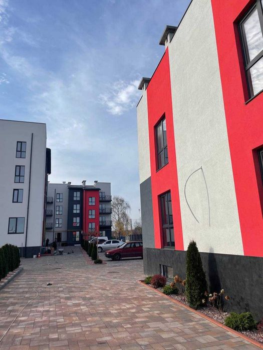 Продається частина будинку з підвалом