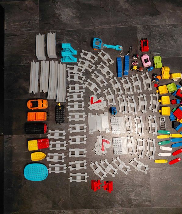 LEGO DUPLO - Różne zestawy w tym 2 x pociąg