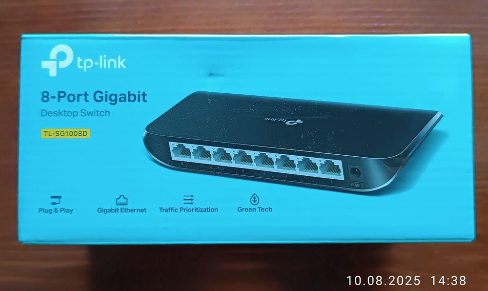 8-портовый гигабитный настольный коммутатор TP-Link TL-SG1008D.