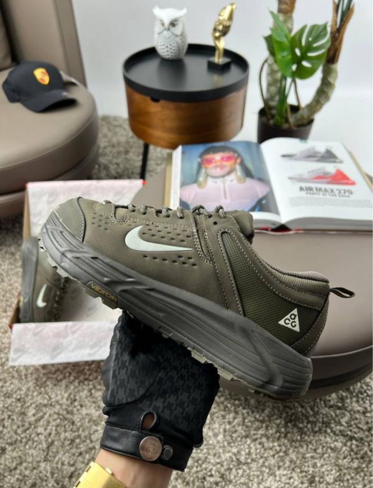 Чоловічі кросівки nike acg running khaki