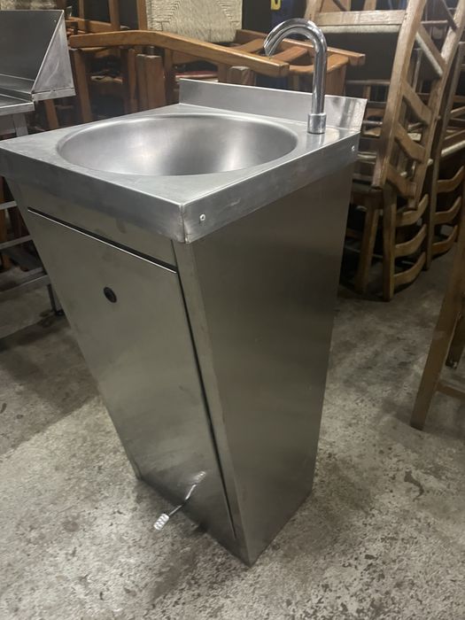 Pio Lava-Mãos em inox com pedal 40 x 40