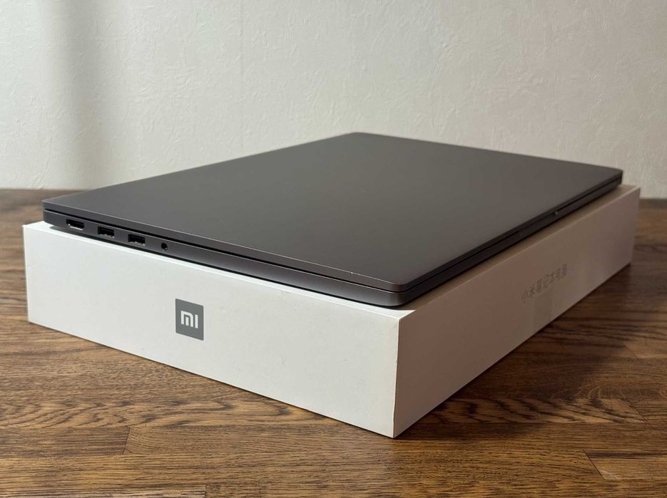 Ноутбук Xiaomi Mi Notebook Pro 15.6" / Intel Core i5 / 8GB RAM