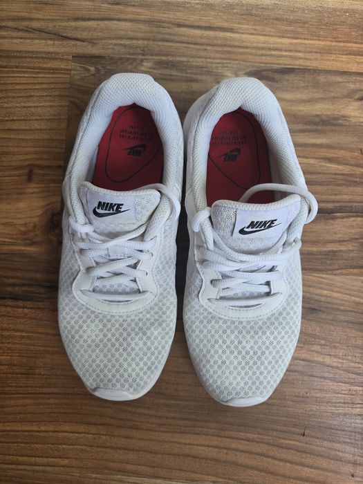 NIKE Tanjun GS białe