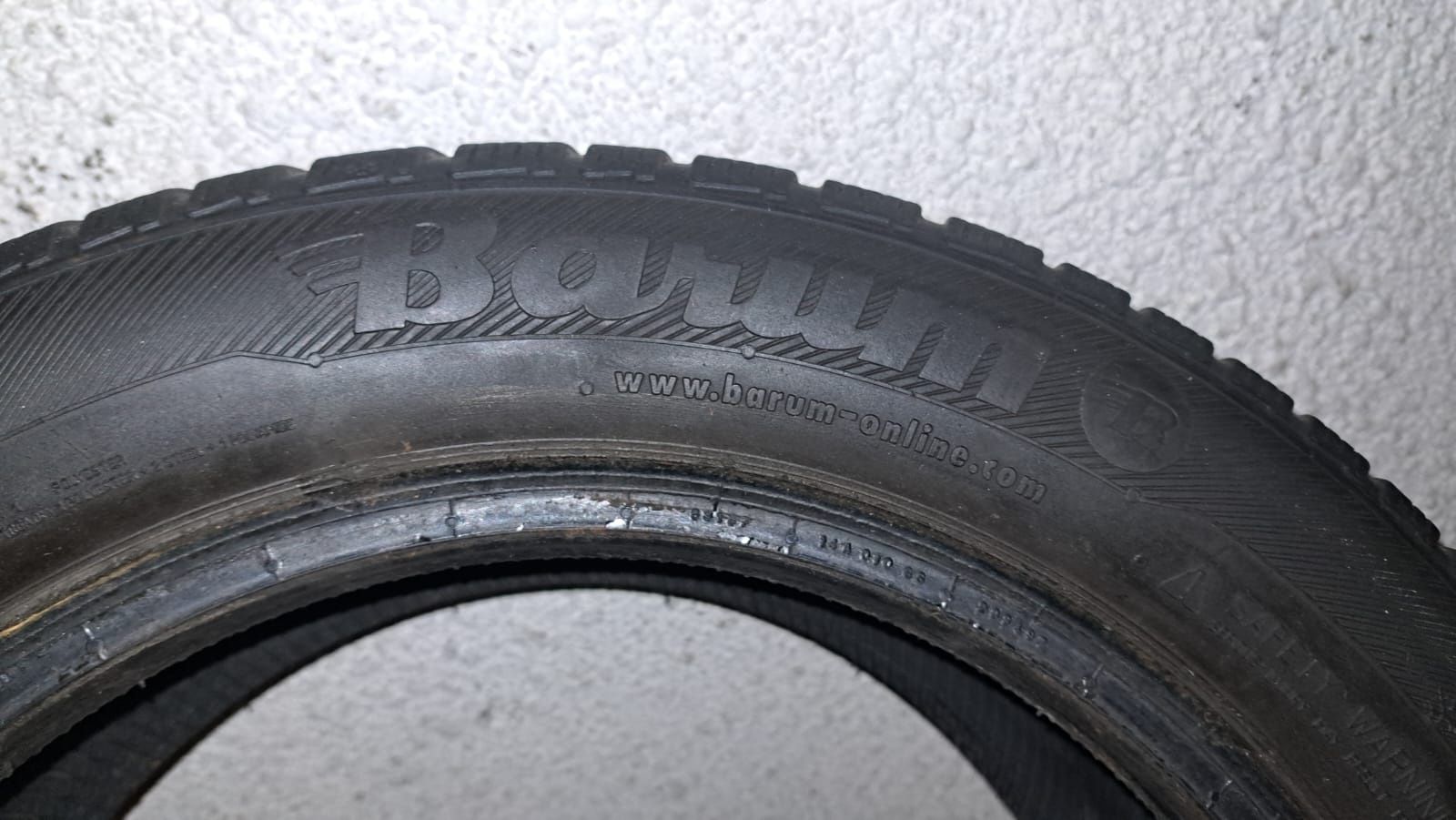 Komplet opon zimowych Barum 205/55 R 16