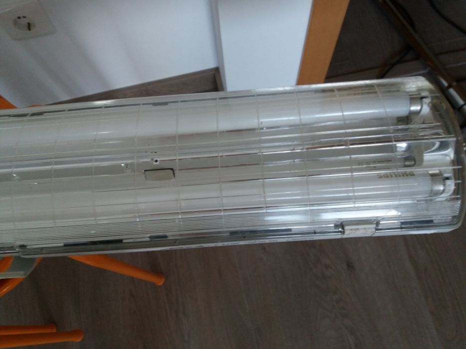 Conjunto com Lampadas fluorescentes incluidas
