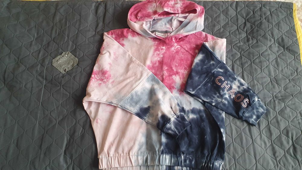 Bluza z kapturem dla dziewczynki rozm. 140
