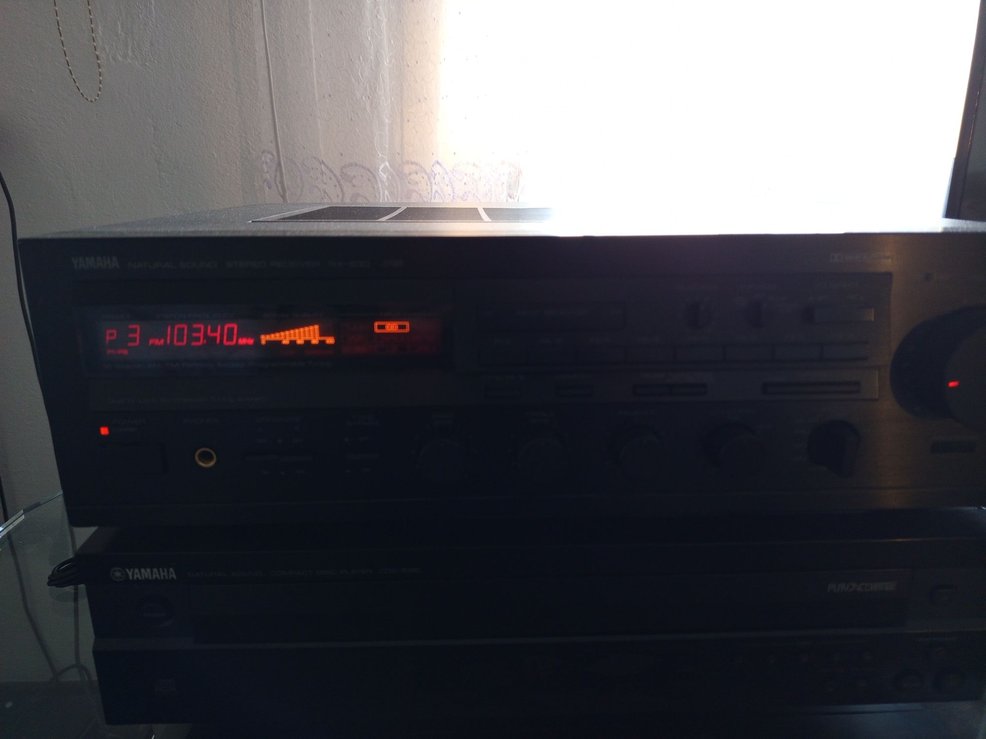 Amplituner stereo Yamaha rx-930z pilotem