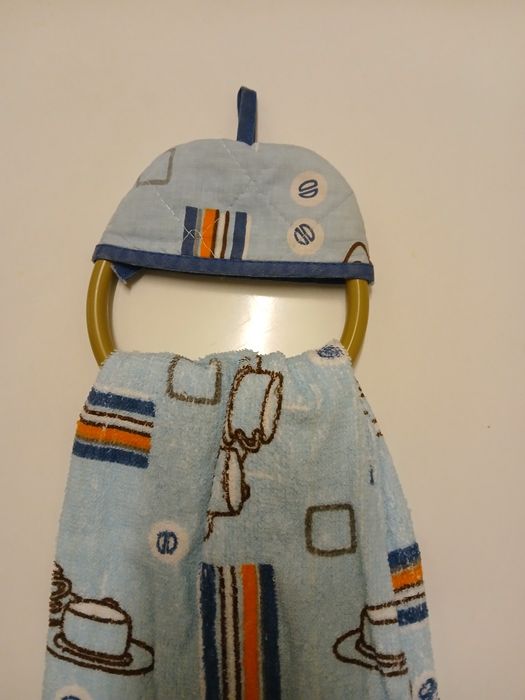 Suporte com pano de cozinha felpudo