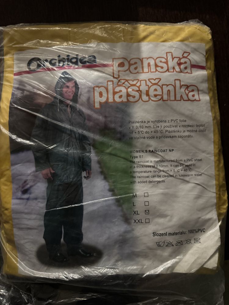 Plaszcze kurtki  przeciw deszczowe na sówak