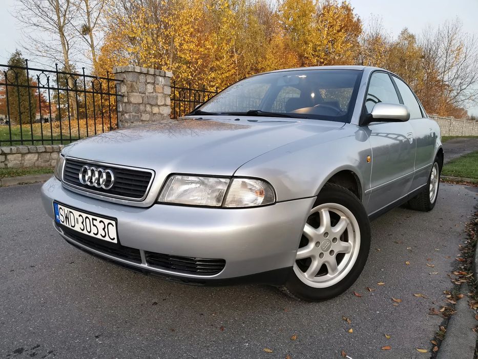 Audi A4 Limousine Sedan,1.6,Climatronic,Alu,Hak,Rej.PL,Serwis 251000km,Gotowy do jazdy!