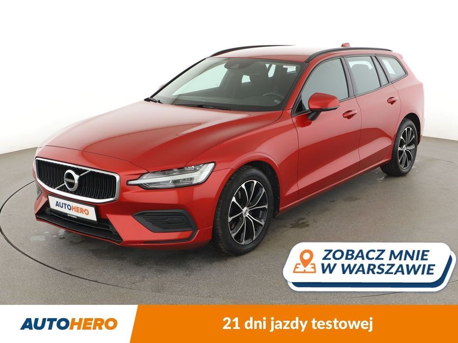 Volvo V60 2.0D Automat MomentumCore Klimatronik Tempomat Nawigacja Asystenci LED