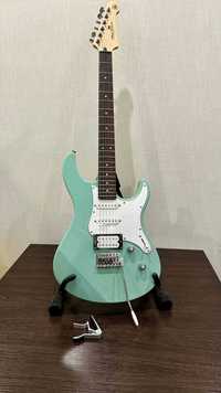 Yamaha Pacifica 112v (Sonic Blue)