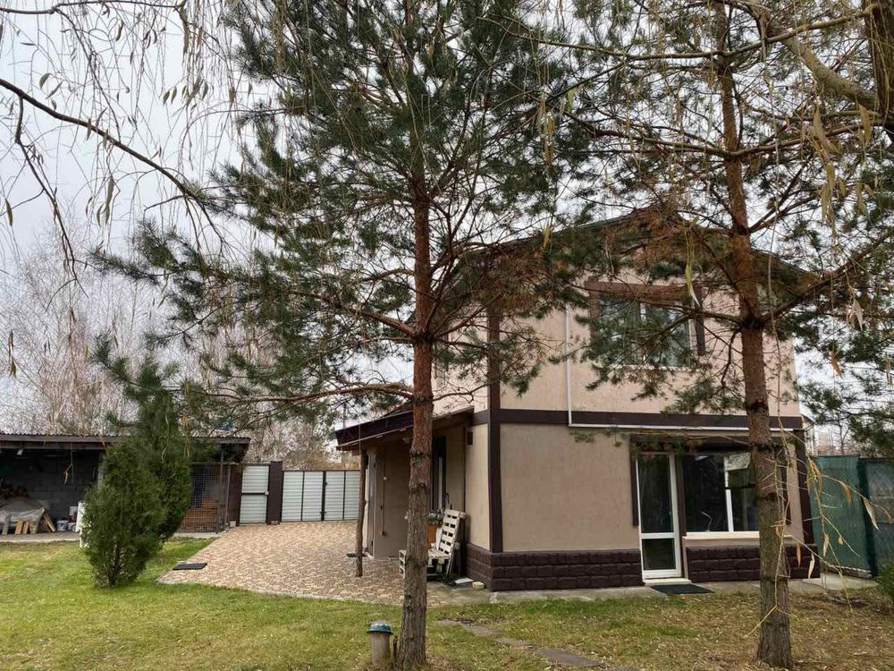 Продам двоповерховий будинок у Краснопіллі