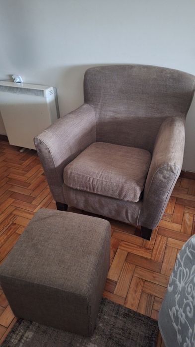 Cadeirao com puff para despachar