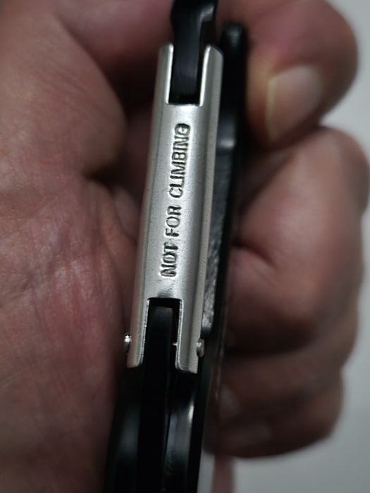 Брелок метал Jack Wolfskin  НОВЫЙ