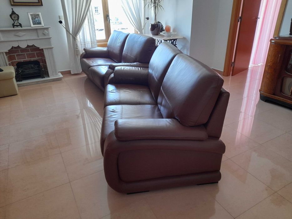 Sofás em pele em muito bom estado como novos