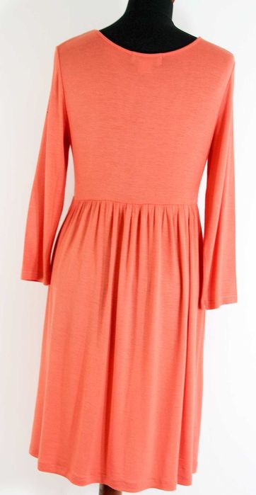 Sukienka pomarańczowa z cienkiej dzianiny R-38