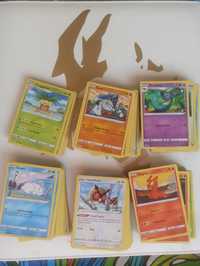 200 oryginalnych kart pokemon każda inna