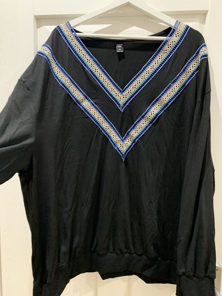 Czarna damska bluza modny haft kontrastowa Lamówka rozmiar 50