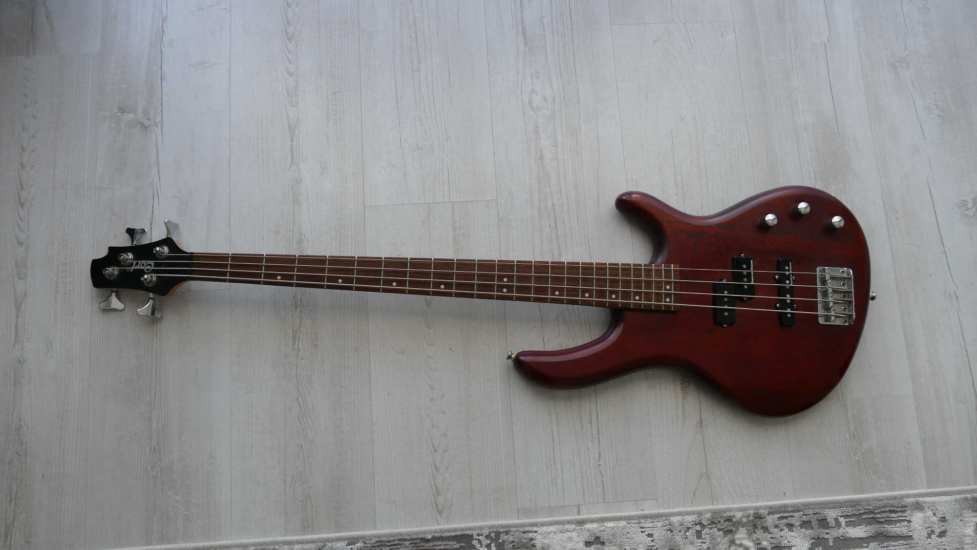 Gitara basowa Cort Action PJ