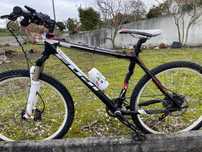 Bicicleta Fuji carbono 26 tam M/L  (19”)