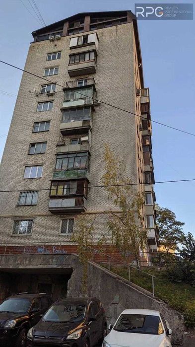 Продам 2к квартиру Печерськ метро Палац України