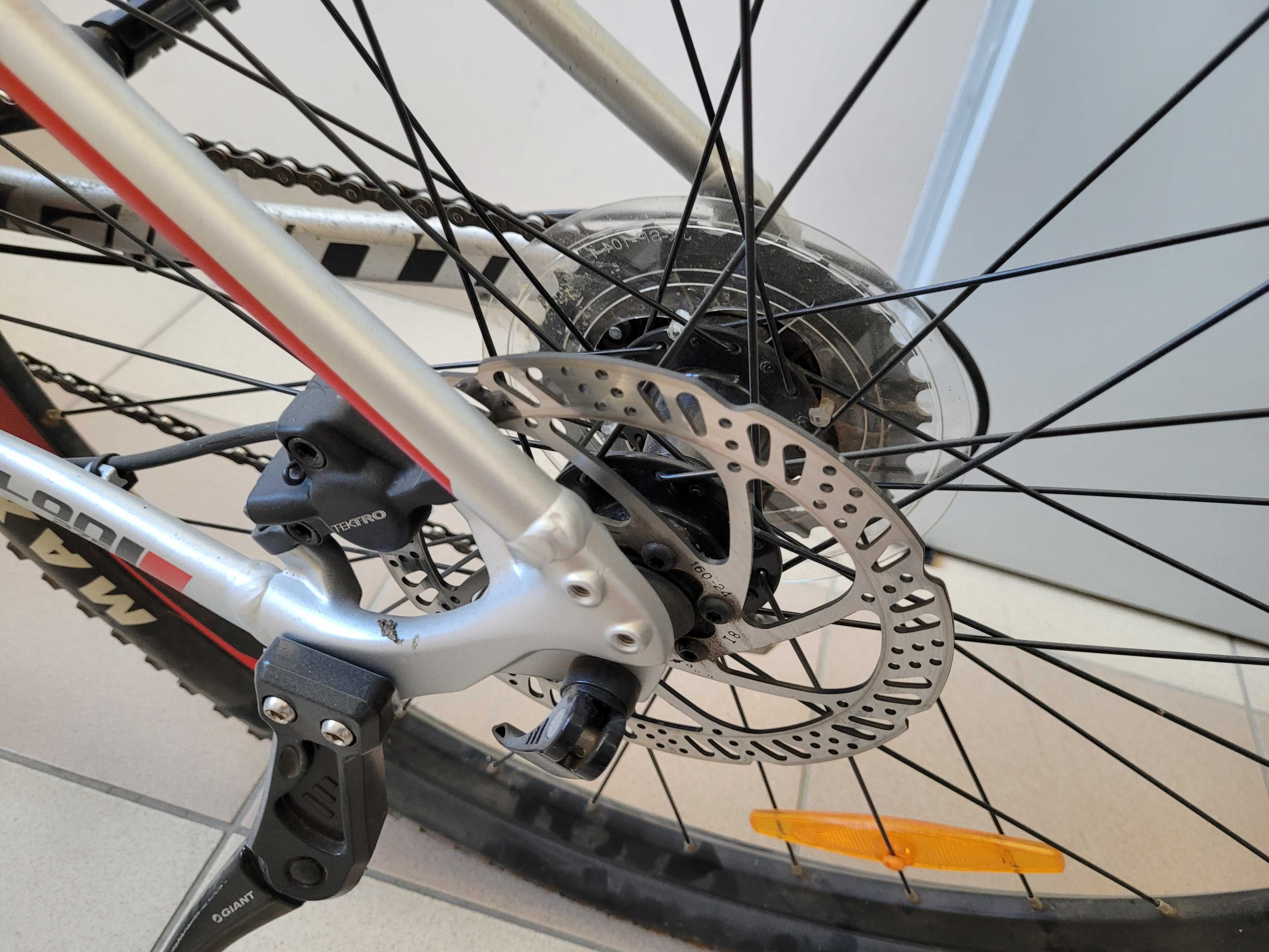 MTB Giant Talon 3 2018, koła 27.5 cala, srebrny z czerwonymi akcentami