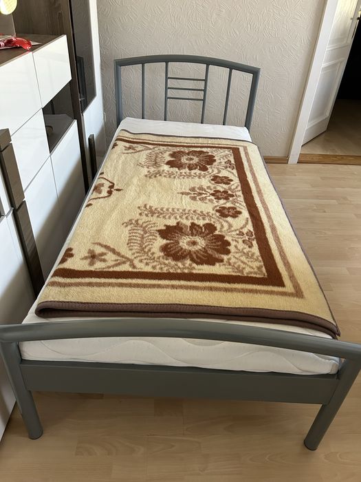 łóżko z materacem 90x200