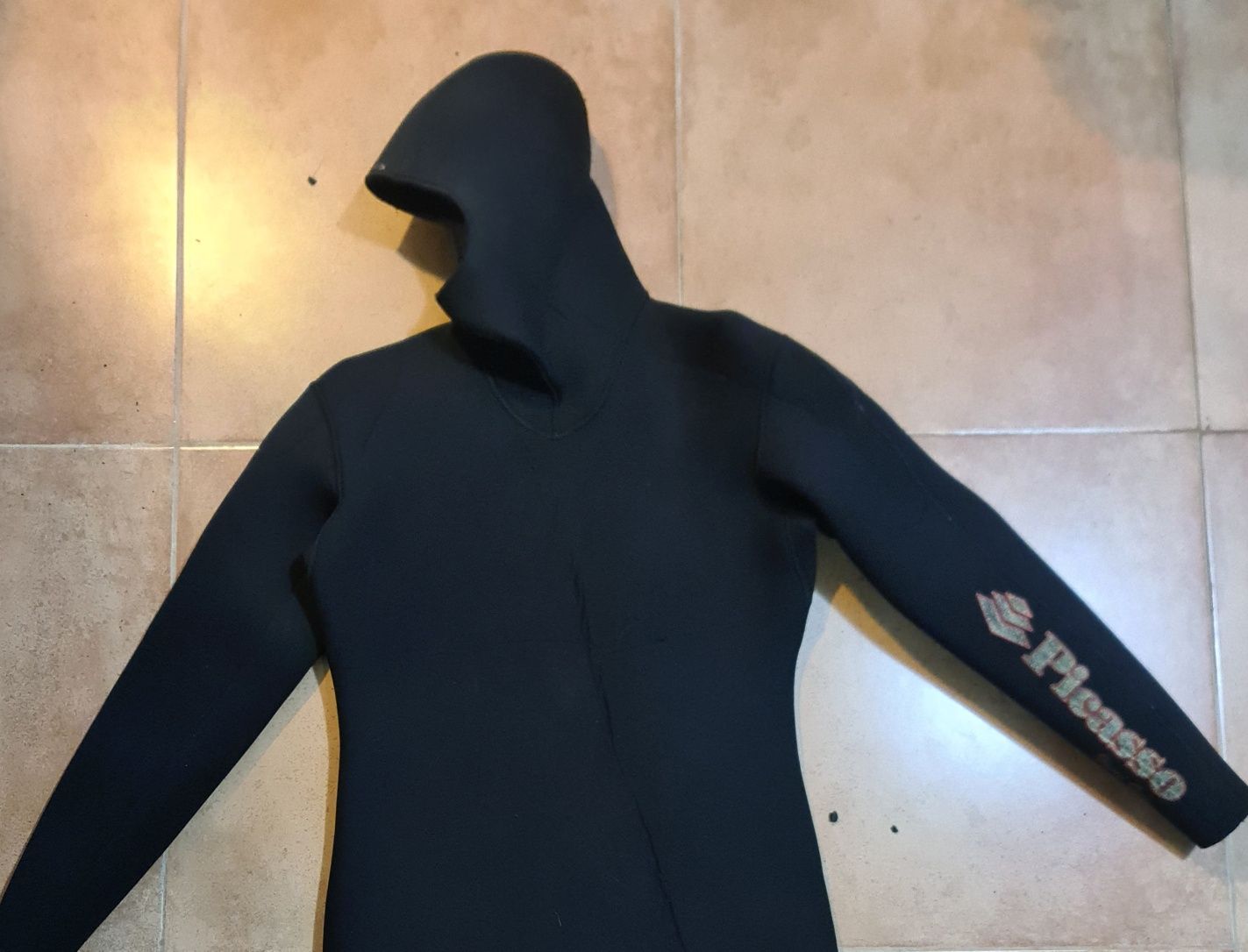 Fato de mergulho preto da Picasso 54