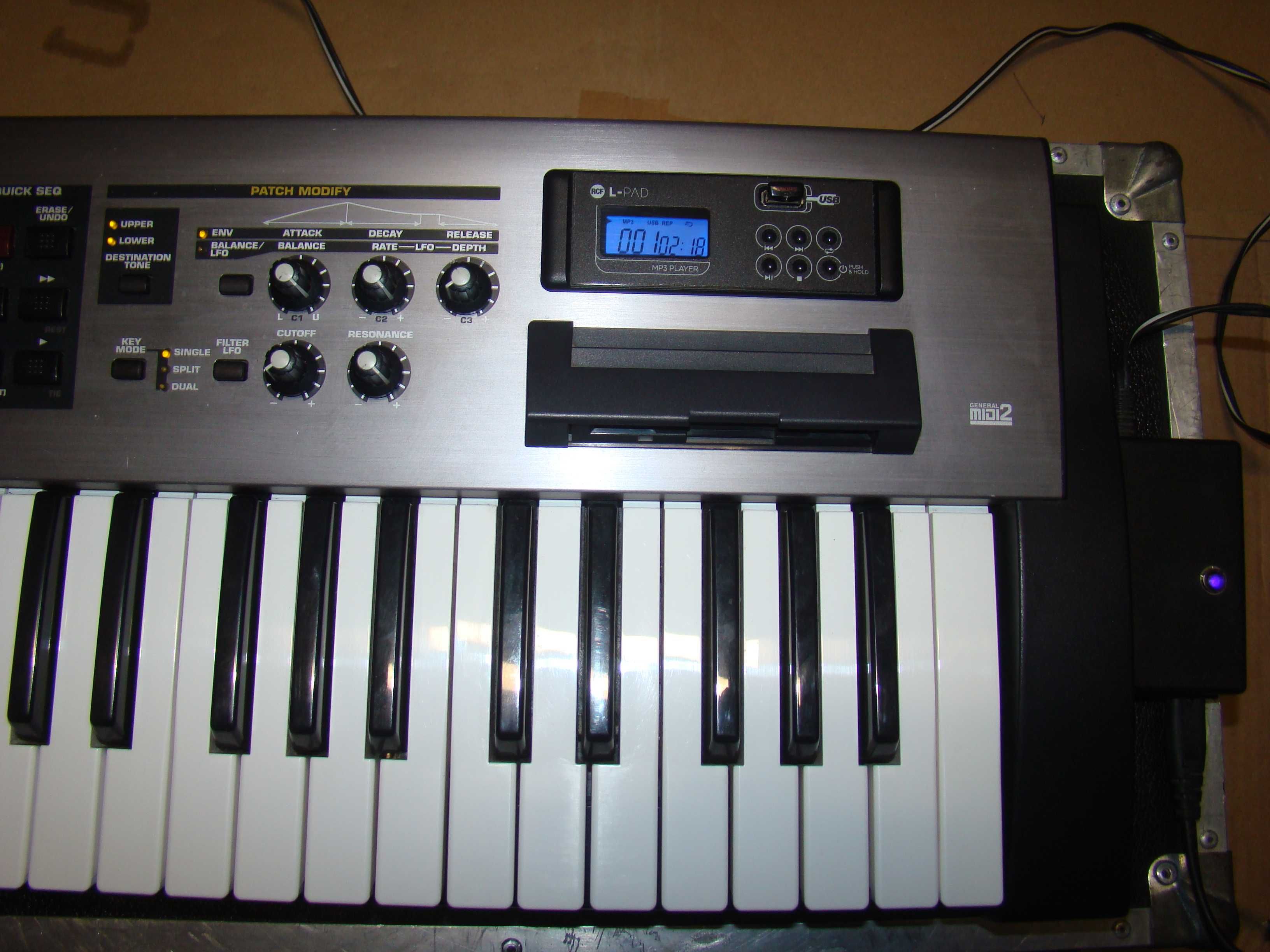 Keyboard Roland RS-70 syntezator z pokrowcem