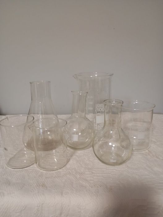 Мерные стаканы ( хим посуда)