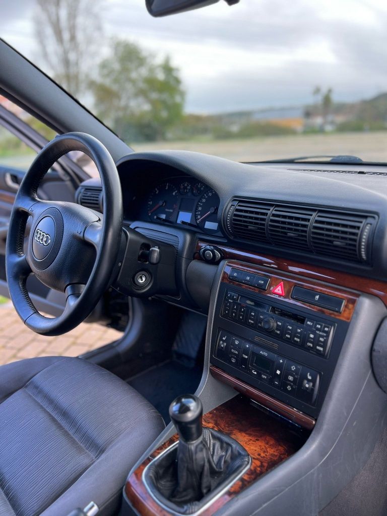 Audi A4 1.9 TDI TROCO por 7 lugares